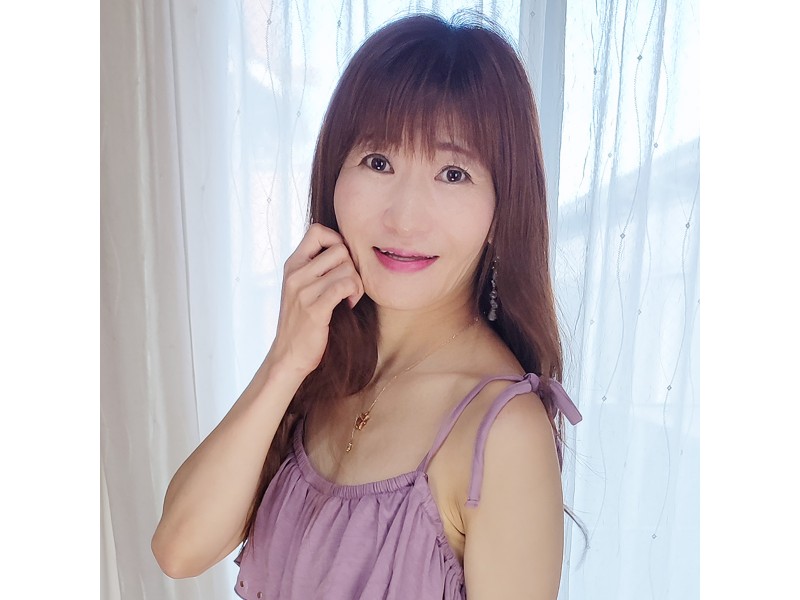 美樹うららちゃんの私物「オールインワンとパンティ」とサイン入りインスタントフォト