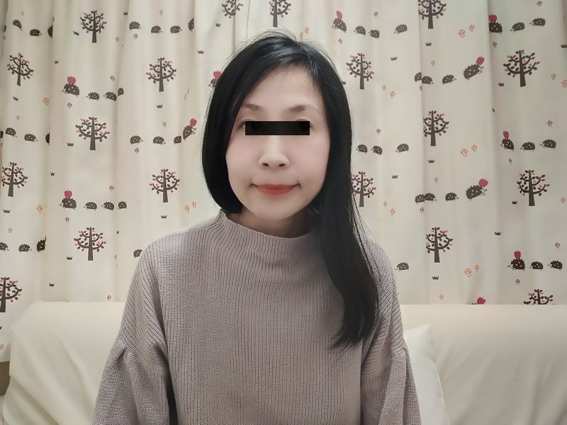 △エッチな人妻るる◆グレー色セーターとスカート